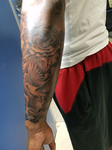 Tattoo and Piercing Shop «360 Blues & Tattoos», reviews and photos, 2705 S Cooper St #500, Arlington, TX 76015, USA