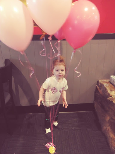 Pizza Restaurant «Round Table Pizza», reviews and photos, 16444 Boones Ferry Rd, Lake Oswego, OR 97035, USA