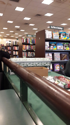 Book Store «Barnes & Noble», reviews and photos, 19401 Alderwood Mall Pkwy, Lynnwood, WA 98036, USA