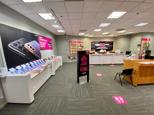 Cell Phone Store «T-Mobile», reviews and photos, 112 Eisenhower Pkwy #1037, Livingston, NJ 07039, USA