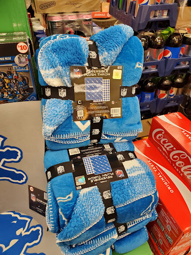 Dollar Store «FAMILY DOLLAR», reviews and photos, 417 Michigan St, Algonac, MI 48001, USA