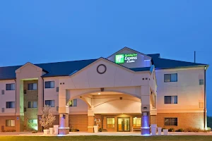 Holiday Inn Express & Suites Lincoln South, an IHG Hotel image