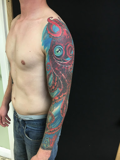 Tattoo Shop «Dharma Tattoo Studio», reviews and photos, 40 Curtiss Pkwy, Miami Springs, FL 33166, USA