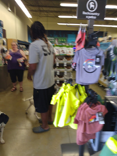 Pet Supply Store «Petco Animal Supplies», reviews and photos, 29560 W Seven Mile Rd, Livonia, MI 48152, USA