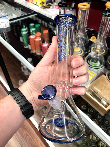 Tobacco Shop «Sky High Smoke Shop», reviews and photos, 19801 NW 27th Ave, Miami Gardens, FL 33056, USA