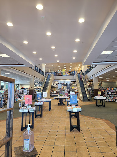 Shopping Mall «Hillsdale Shopping Center», reviews and photos, 60 E 31st Ave, San Mateo, CA 94403, USA