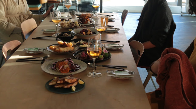 TT" a Little Knowledge Store - 名古屋市