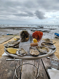 Photo n°8 de La Cabane Réveleau, degustation et huîtres à emporter - Le Canon à Lège-Cap-Ferret ()