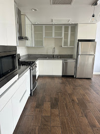 HAS CLEANING SERVICES - Photo 6 - Car repair in Los Angeles, CA, Glendale