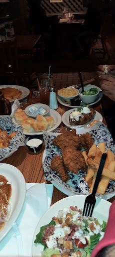 American Restaurant «Cracker Barrel Old Country Store», reviews and photos, 6055 Som Center Rd, Willoughby, OH 44094, USA