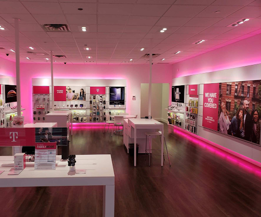 Cell Phone Store «T-Mobile», reviews and photos, 3235 Vicksburg Ln N c, Plymouth, MN 55447, USA