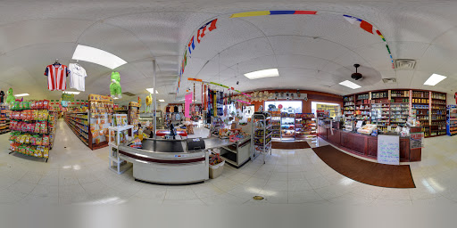 Grocery Store «La Misma Luna Supermarket», reviews and photos, 2901-2977 London Rd, Eau Claire, WI 54701, USA