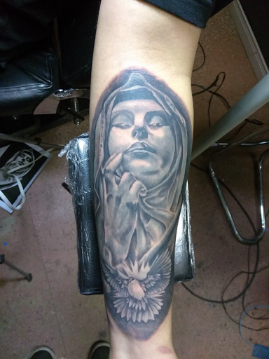 Explore clavicle tattoo ideas, creative tattoo ideas in Springfield, available at Red Tip Tattoos