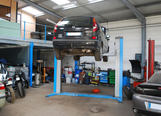 Photo 1 - Choc 31 AUTO-MOTO