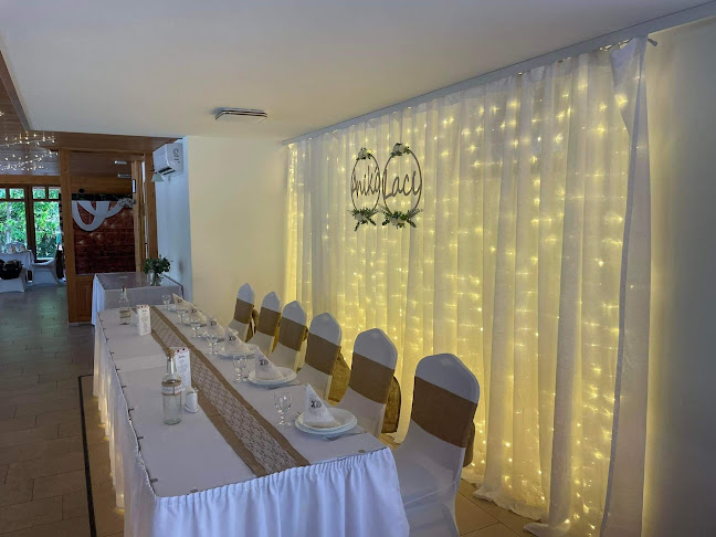 Monor, Mézes sor, 2200