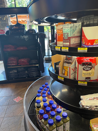 Liquor Store «Snoqualmie Tobacco & Liquor Company», reviews and photos, 37500 SE North Bend Way, Snoqualmie, WA 98065, USA