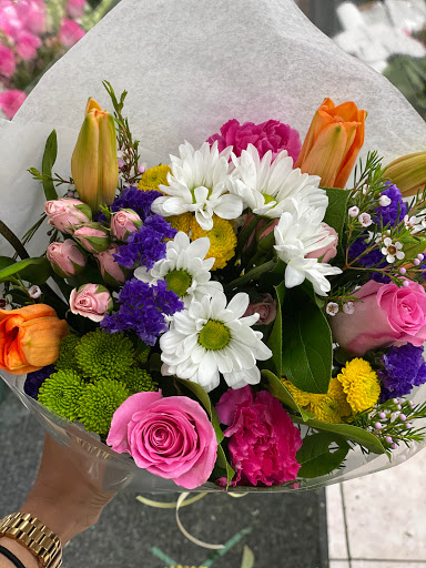 Dried Flower Shop «Creative Flower And Gift Shop», reviews and photos, 84-48 Eliot Ave, Middle Village, NY 11379, USA