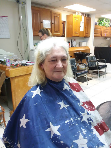 Hair Salon «Flippin Out Salon», reviews and photos, 3605 Sebring Pkwy, Sebring, FL 33870, USA