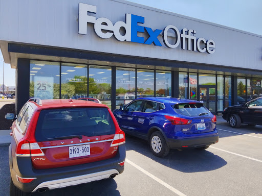 Print Shop «FedEx Office Print & Ship Center», reviews and photos, 1344 Town Centre Dr, Eagan, MN 55123, USA