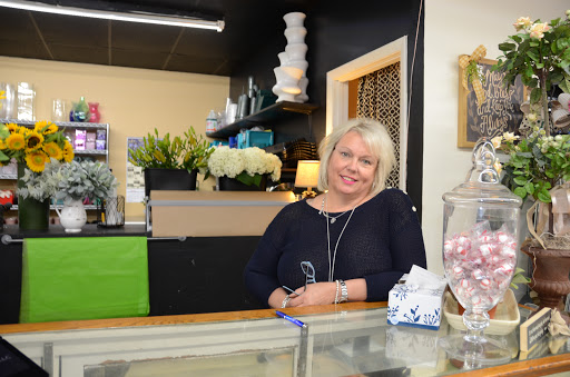 Florist «Mt Washington Florist», reviews and photos, 145 N Bardstown Rd, Mt Washington, KY 40047, USA