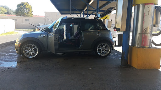 Car Wash «Felix Carwash», reviews and photos, 2203 W Commerce St, San Antonio, TX 78207, USA