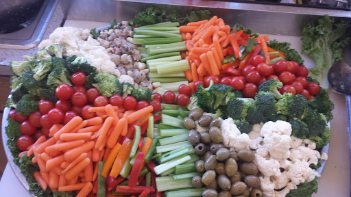 Grocery Store «Harvest Fresh Grocery & Deli», reviews and photos, 251 NE 3rd St, McMinnville, OR 97128, USA