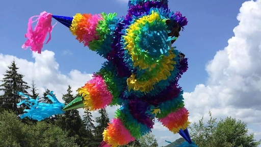 Pinata Petreceri