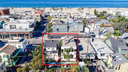 Trey Alligood Real Estate Agent Douglas Elliman Beverly Hills The Alligood Real Estate Group DRE 02099406 image