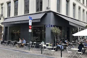 Café Capitale image