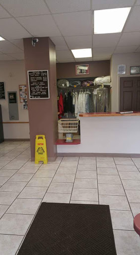 Laundromat «Maytag Home Laundry», reviews and photos, 519 Tiffin Ave, Sandusky, OH 44870, USA