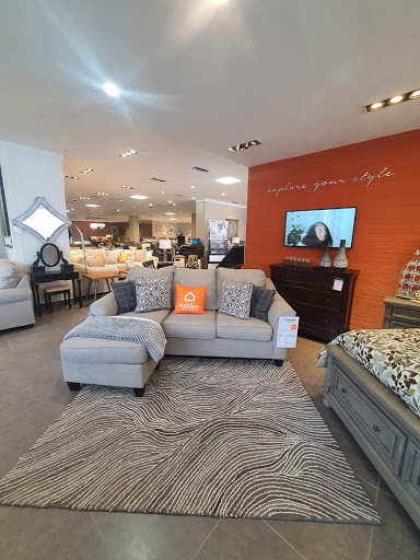 Ashley Furniture HomeStore Panamá | AltaPlaza Mall