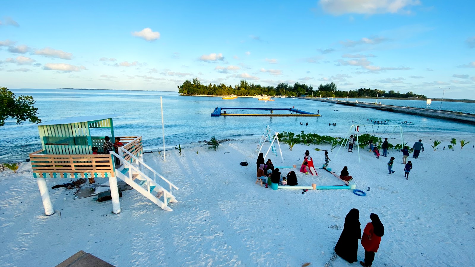 Photo de Feydhoo Rashikeda Athiri Beach zone des équipements