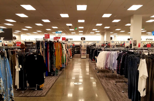 Department Store «Nordstrom Rack East Bay Bridge Shopping Center», reviews and photos, 3839 Emery St, Emeryville, CA 94608, USA