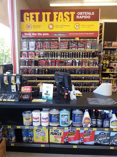 Auto Parts Store «Advance Auto Parts», reviews and photos, 35445 Van Born Rd, Romulus, MI 48174, USA