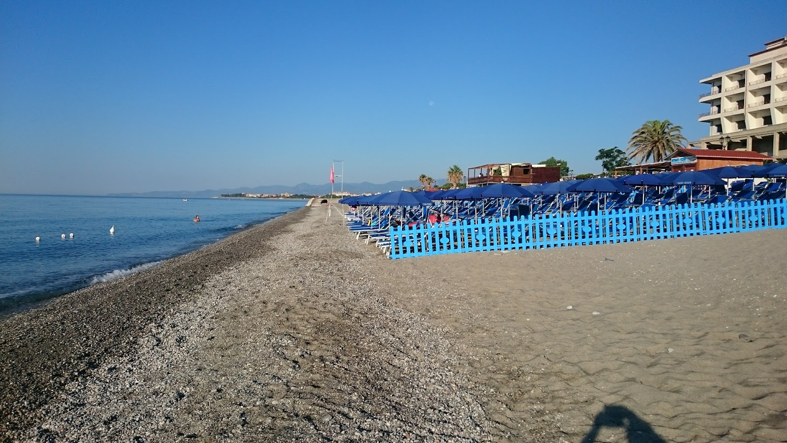 Foto van Siderno beach en de nederzetting