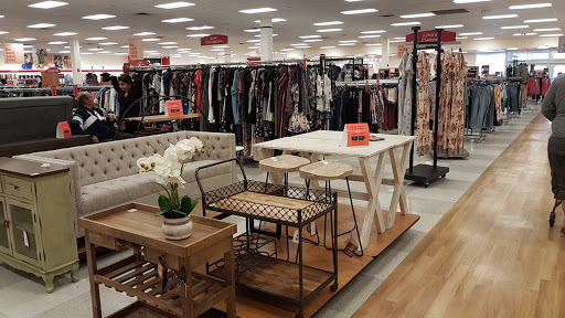 Department Store «T.J. Maxx», reviews and photos, 1650 Miami Gardens Dr, North Miami Beach, FL 33179, USA