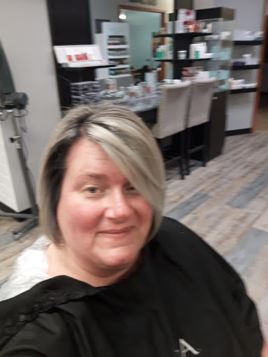 Beauty Salon «Irelands Spa & Salon», reviews and photos, 1617 Hubbard Dr, Lancaster, OH 43130, USA