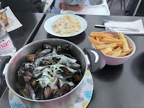 Moules-frites du Restaurant de spécialités à base de poisson-pêcheur Restaurant Brasserie de la mer à Calais - n°11