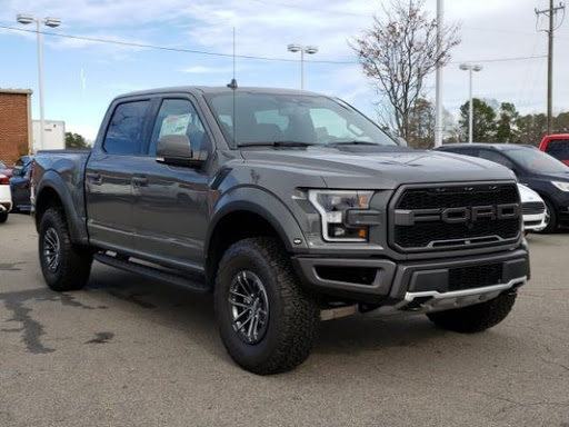 Oil Change Service «Quick Lane at Mac Haik Ford», reviews and photos, 10333 Katy Fwy, Houston, TX 77024, USA