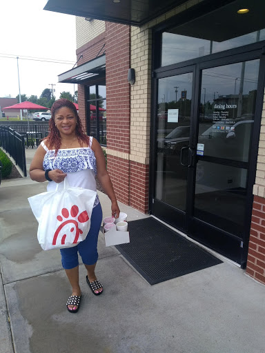 Fast Food Restaurant «Chick-fil-A», reviews and photos, 511 W Avalon Ave, Muscle Shoals, AL 35661, USA