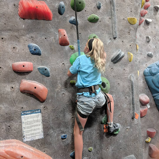 Rock Climbing Gym «Hangar 18 Indoor Climbing Gym - East Riverside», reviews and photos, 2111 Iowa Ave, Riverside, CA 92507, USA