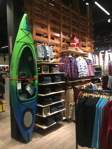 Clothing Store «L.L.Bean», reviews and photos, 701 Lynnhaven Pkwy, Virginia Beach, VA 23452, USA