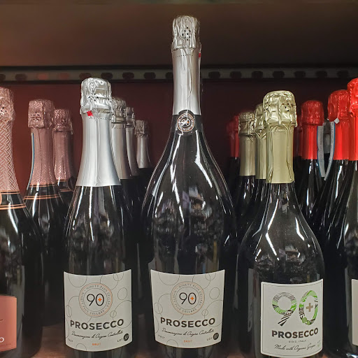 Liquor Store «Silverbrook Wine and Liquor», reviews and photos, 374 Boston Post Rd, Orange, CT 06477, USA