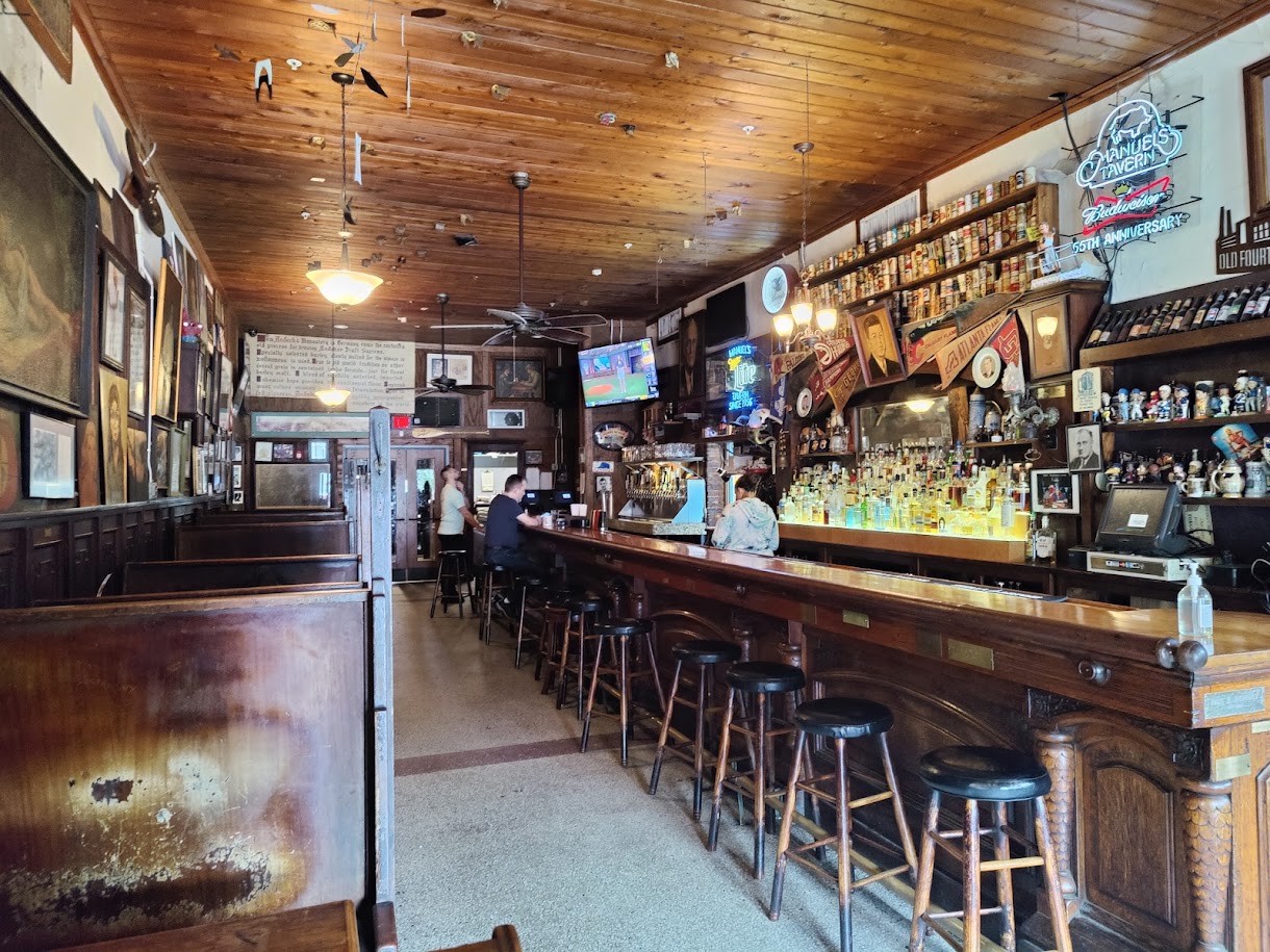 Manuel's Tavern