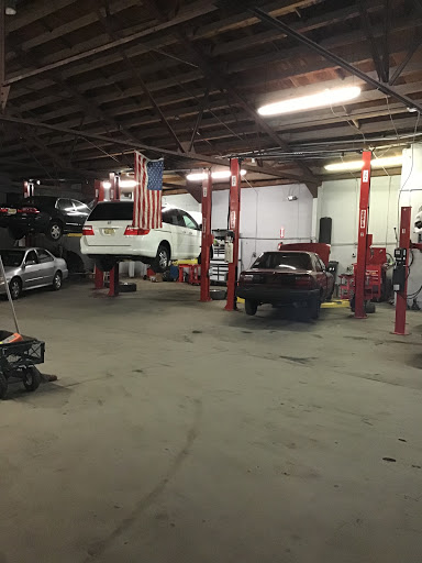 Alberto's Auto Repair - AF1QipNpKyE66ZF2eslXHsiXD3V3HAt4DbepRVFPwGIa