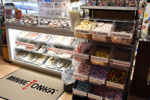 Gift Shop «Geneva Gifts», reviews and photos, 150 Broad St, Lake Geneva, WI 53147, USA