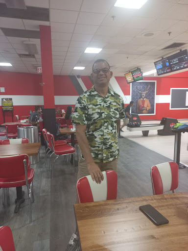 Bowling Alley «AMF Cranston Lanes», reviews and photos, 1450 Elmwood Ave, Cranston, RI 02910, USA