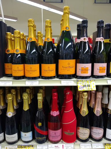 State Liquor Store «NH Liquor & Wine Outlet», reviews and photos, I-95, Hampton, NH 03843, USA