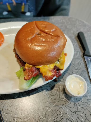 American Restaurant «The Purple Cow Restaurant», reviews and photos, 8026 Cantrell Rd, Little Rock, AR 72227, USA