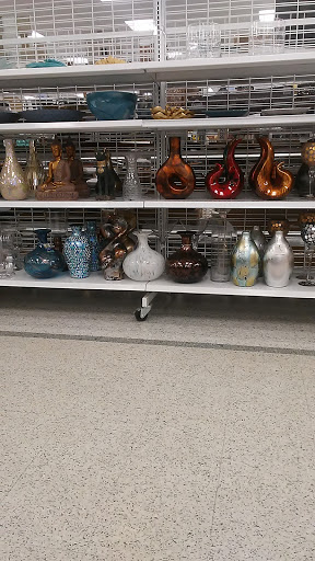 Clothing Store «Ross Dress for Less», reviews and photos, 1300 Gateway Blvd, Fairfield, CA 94533, USA